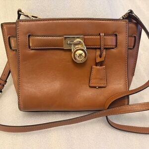 Michael Kors Hamilton Traveler Leather Crossbody Satchel Luggage Gold Lock Key